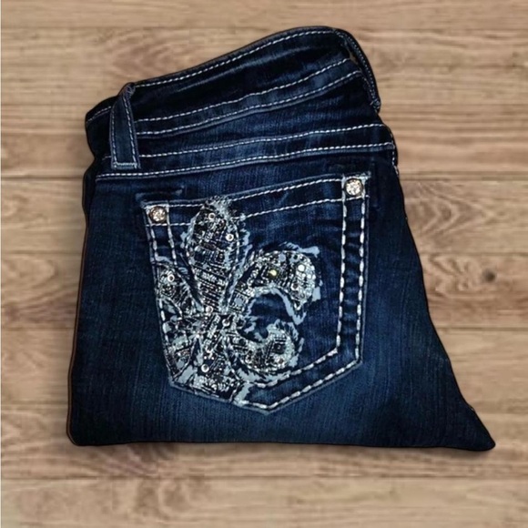 NWT Miss Me Dark Blue Boot Cut Jeans with Embellished Pocket - Picture 2 of 3